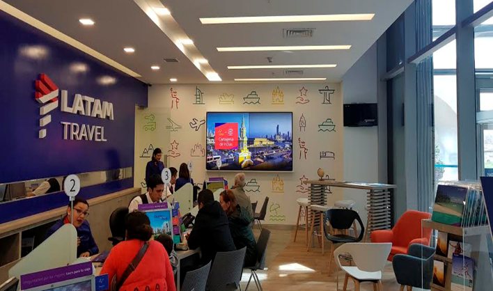 Tienda LATAM Costanera Center, foto 1