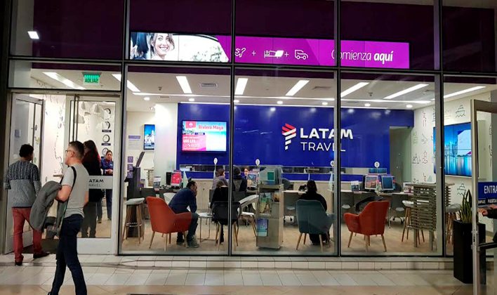 Tienda LATAM Costanera Center, foto 2